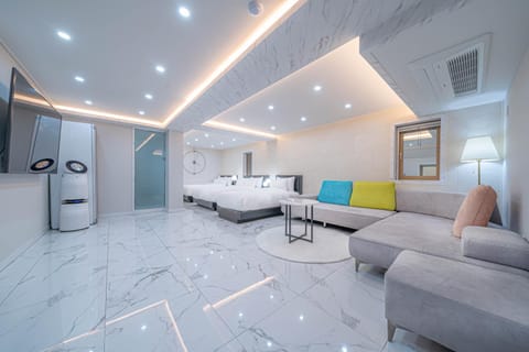 Photo of the whole room