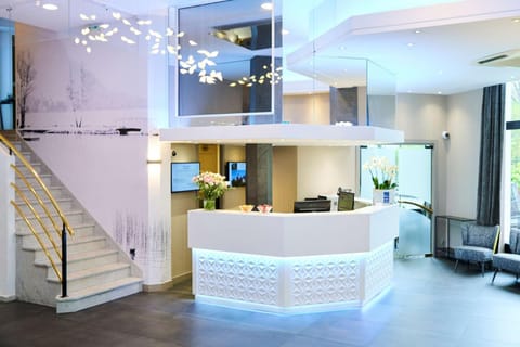 Lobby or reception, Lobby or reception