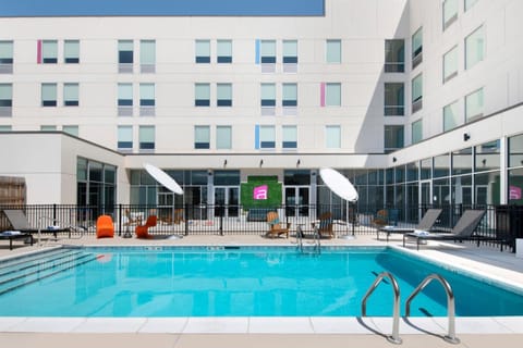 Swimming pool, Swimming pool