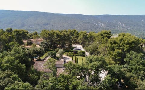 le jas de Saint Hilaire Villa in Lacoste