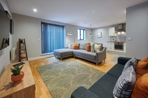 Property building, TV and multimedia, Living room, Seating area