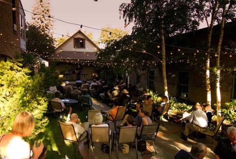 Facade/entrance, Banquet/Function facilities