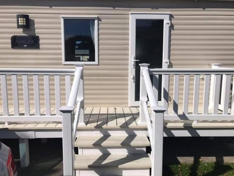 Luxury Holiday Caravan Home Campground/ 
RV Resort in England