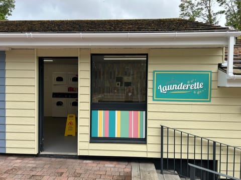 Luxury Holiday Caravan Home Campground/ 
RV Resort in England