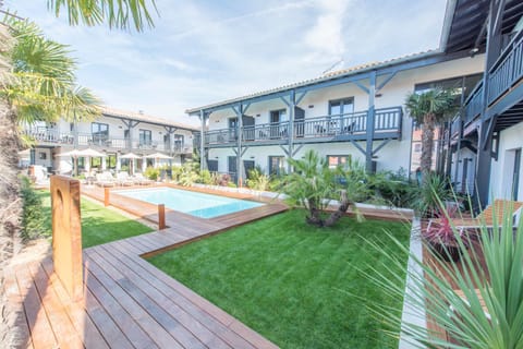 Garden, Swimming pool