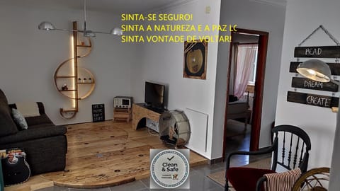 Logo/Certificate/Sign, Text overlay