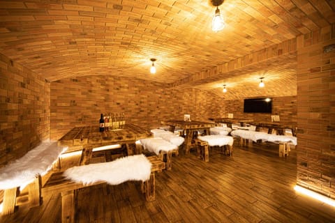 Communal lounge/ TV room, Banquet/Function facilities, Evening entertainment