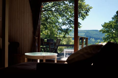 Patio, Day, Natural landscape, TV and multimedia, View (from property/room), Balcony/Terrace, Kitchen or kitchenette, Living room, Seating area, Dining area, Bedroom, Communal kitchen, Mountain view, Entertainment, Meals, Sunset, bunk bed, flat iron, internet, stove, sunbed