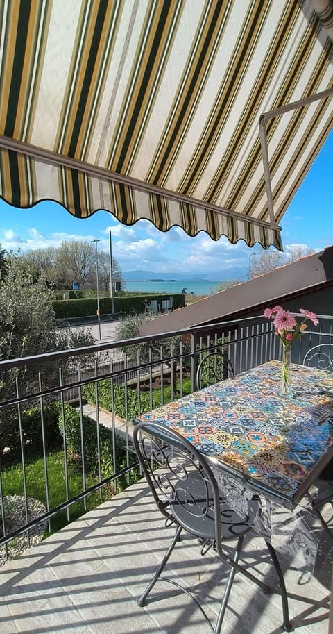 Casa Maganda vista lago tra Peschiera del Garda e Sirmione Apartment in Peschiera del Garda