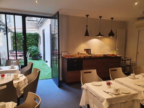 Property building, Garden, Garden view, Buffet breakfast