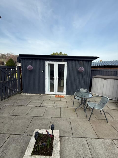 ensuite garden room Apartment in Inverness