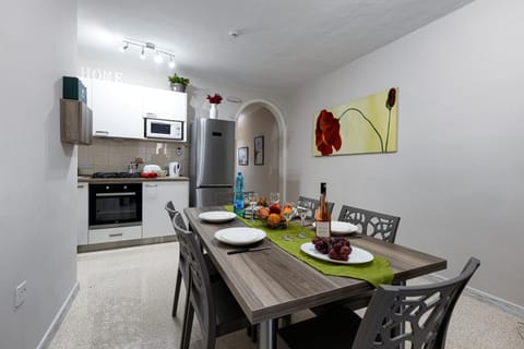 Seaside Flat with Scenic Country Views Apartment in Malta