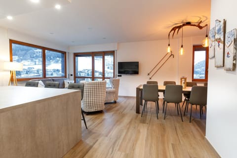 Centre of Old Town, Fully Renovated, Amazing Views & Car Park Apartment in Bormio