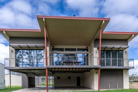 Property building, Facade/entrance, Balcony/Terrace