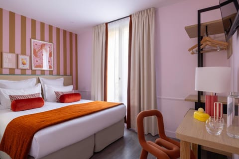 Bed, Balcony/Terrace, Photo of the whole room, Seating area, Bedroom, Drinks, wardrobe