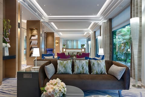 Living room, Lobby or reception, Decorative detail, hair dresser