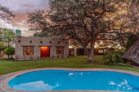 Property building, Swimming pool, Swimming pool