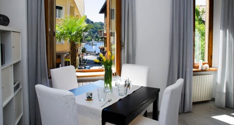 View (from property/room), Seating area, Dining area, Lake view