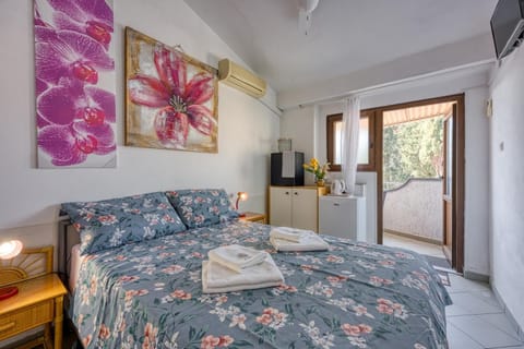 Mikelic Stara Barbariga Bed and Breakfast in Peroj