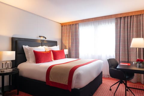 Bed, Photo of the whole room, On site