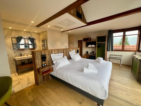 Bed, Bathroom, Bedroom