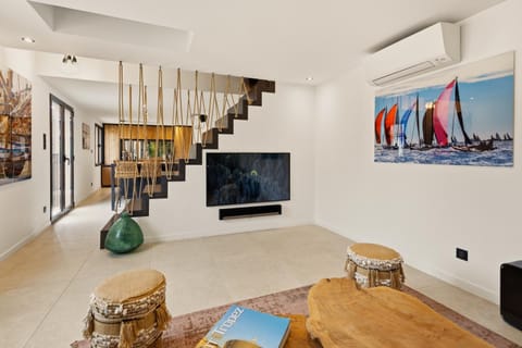 Communal lounge/ TV room, TV and multimedia