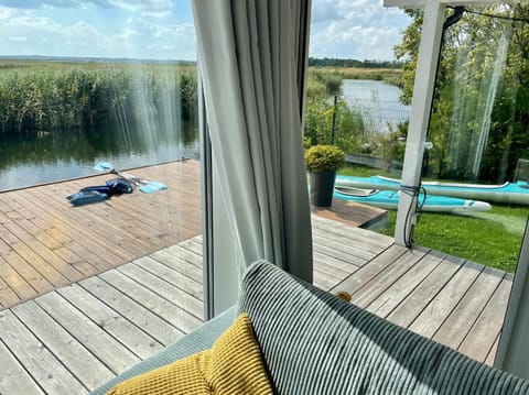 Balcony/Terrace, Living room, River view