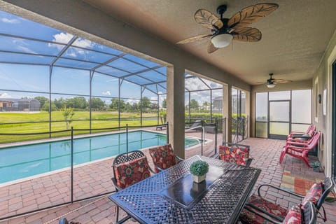 Southern Comfort House in Loughman