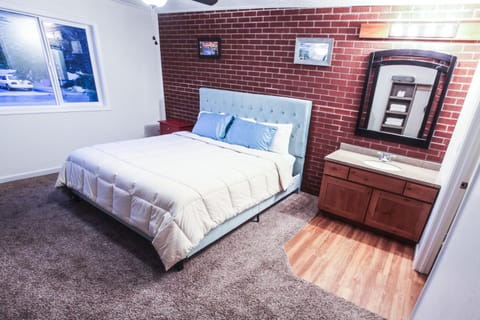 Bed, Bedroom