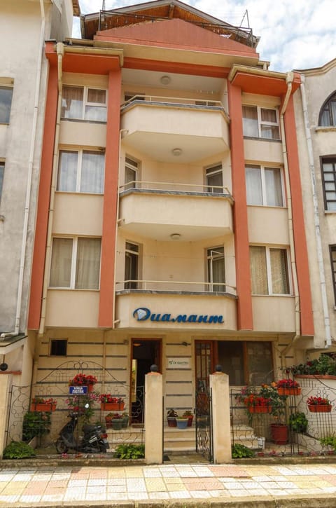 Property building, Facade/entrance