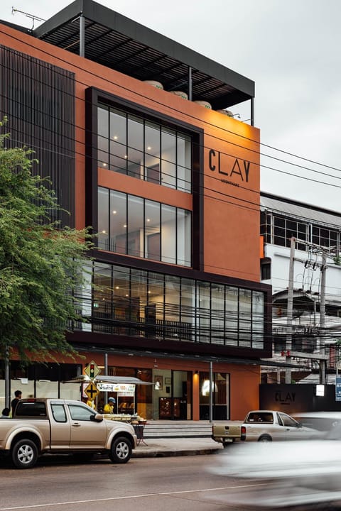 Facade/entrance