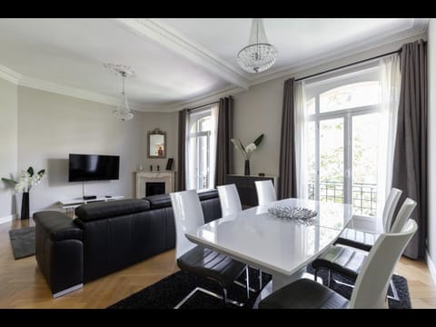 Living room, Business facilities, Dining area