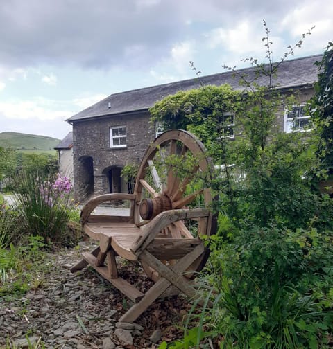 The Mews, Talley Apartment in Wales