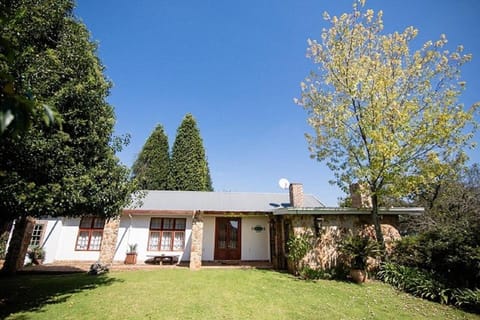 Property building, Facade/entrance, Garden