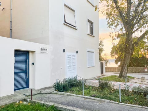 Apartments Palace Kolovare Apartment in Zadar