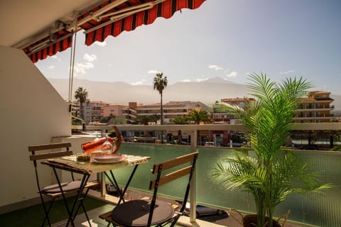 Balcony/Terrace, Mountain view