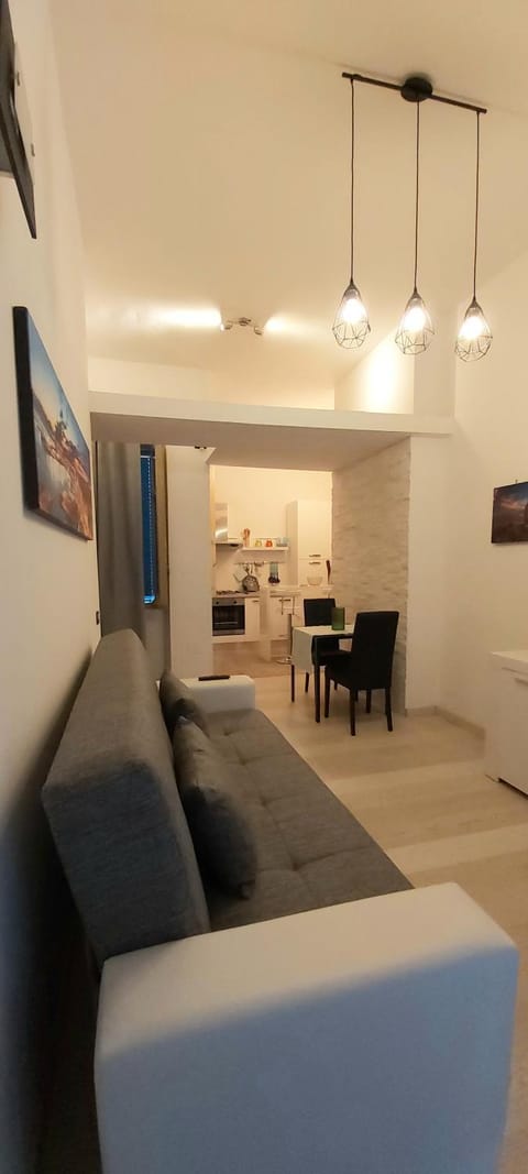 Living room, Lounge or bar, Decorative detail, Seating area, Dining area