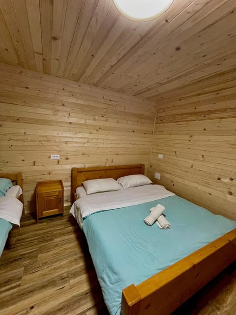 Lazer Çardaku Guest House Bed and Breakfast in Montenegro