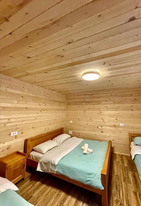 Lazer Çardaku Guest House Bed and Breakfast in Montenegro