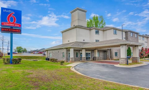 Property building, Facade/entrance, On site