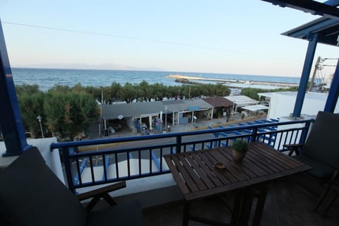 Restaurant/places to eat, Balcony/Terrace, Sea view