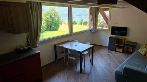 TV and multimedia, View (from property/room), Living room, Lake view