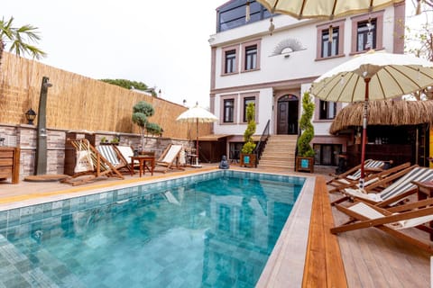 Property building, Swimming pool