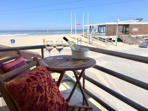 Restaurant/places to eat, Balcony/Terrace, Beach, Sea view