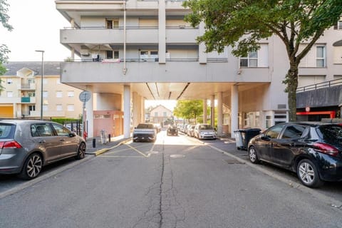 Duplex Plaisir - 25 min du centre de Paris - avec Parking Apartment in Île-de-France