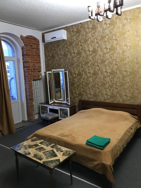 Bed, TV and multimedia, Photo of the whole room, Bedroom, towels, air conditioner