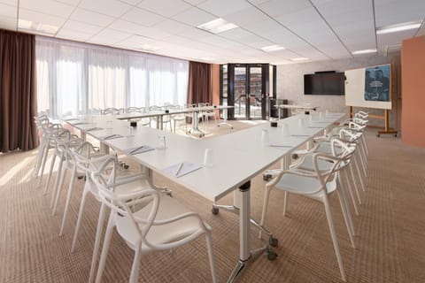 Meeting/conference room