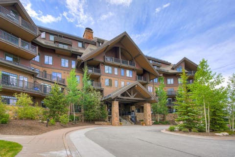 Crystal Peak Lodge, A Vail Resorts Property Nature lodge in Breckenridge
