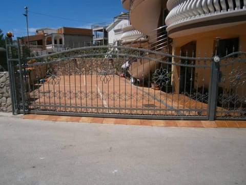 Beautiful holiday apartment Sanela for relaxed vacation Bed and Breakfast in Šibenik-Knin County, Croatia