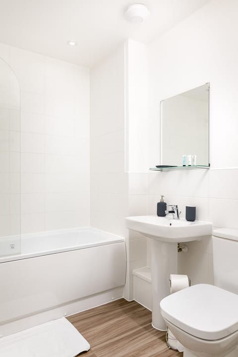 Shower, Toilet, Hot Tub, Bathroom